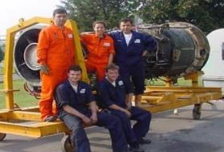 Selma na počátku své kariéry jako polní inženýr, instalace, uvedení do provozu a servis turbín.